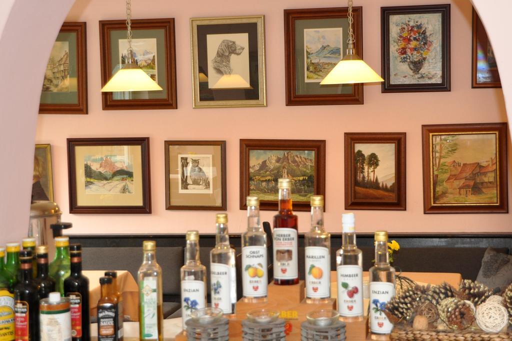 ホテル Haus Treffer ブーヘン エクステリア 写真